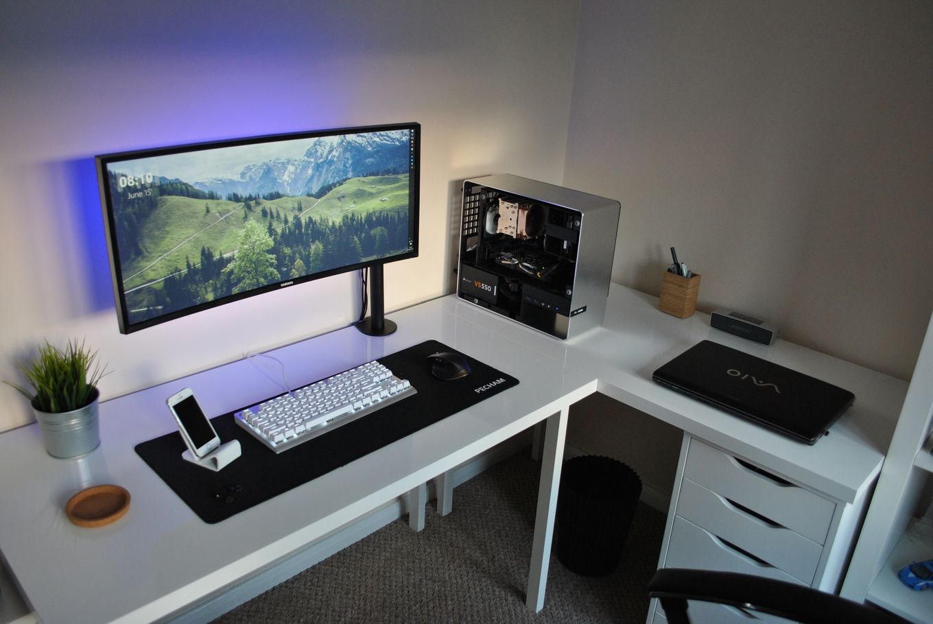 Minimalist Setup - Giá đỡ màn hình 